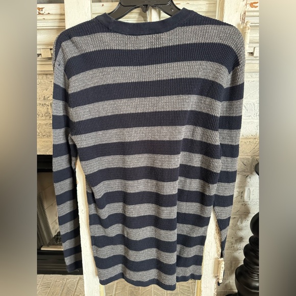 Vince Gray and Navy Thermal Top - Picture 5 of 5